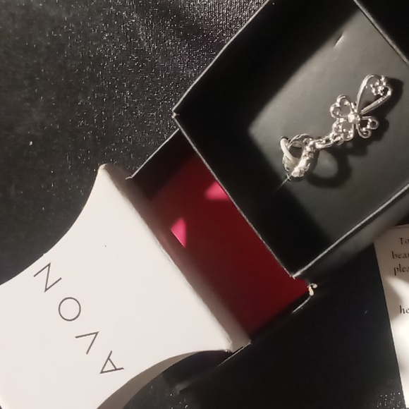 Avon cross charm snake chain bracelet charms cross with crystal centerpieces - Picture 5 of 5